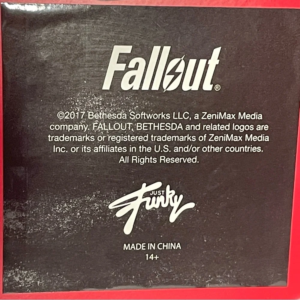 ThinkGeek Just Funky Fallout Nuka Cola Bottle Cap Clock Collectors Item Bethesda